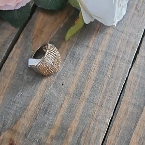 Elegant Gold-Tone Women's Ring